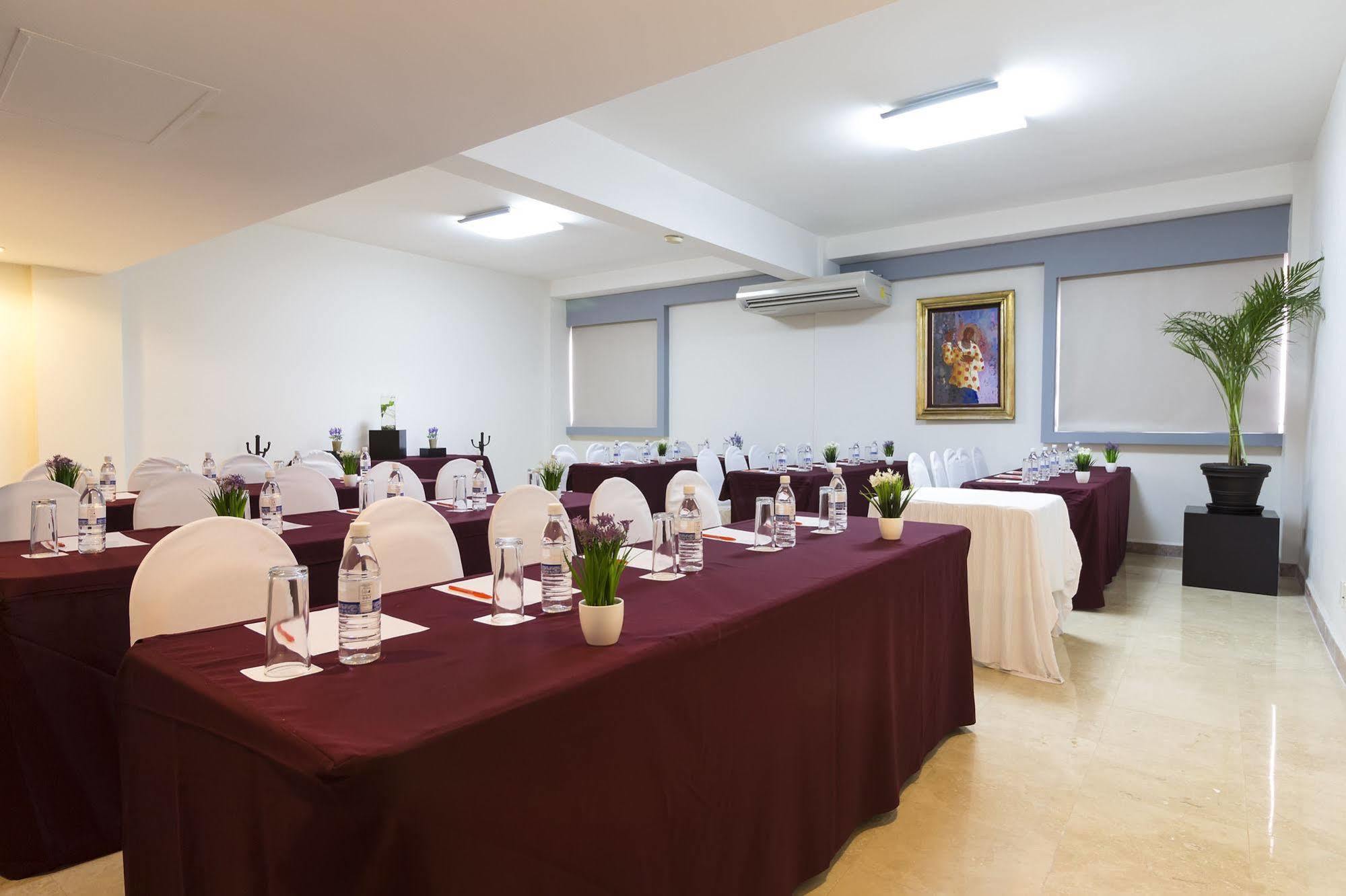 Imperio De Angeles Executive Leon Poliforum Экстерьер фото
